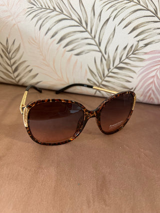 Gold Accent Round Sunglasses